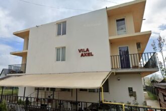 pensiune cu teren si optiune de mansardare scoasa la vanzare in costinesti pentru aproape 800 000 de euro 685cbe351dbcd