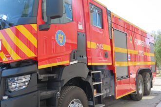 pompierii sunt in alerta un incendiu de vegetatie a izbucnit in curtea depoului cfr palas din constanta 685573713acb0