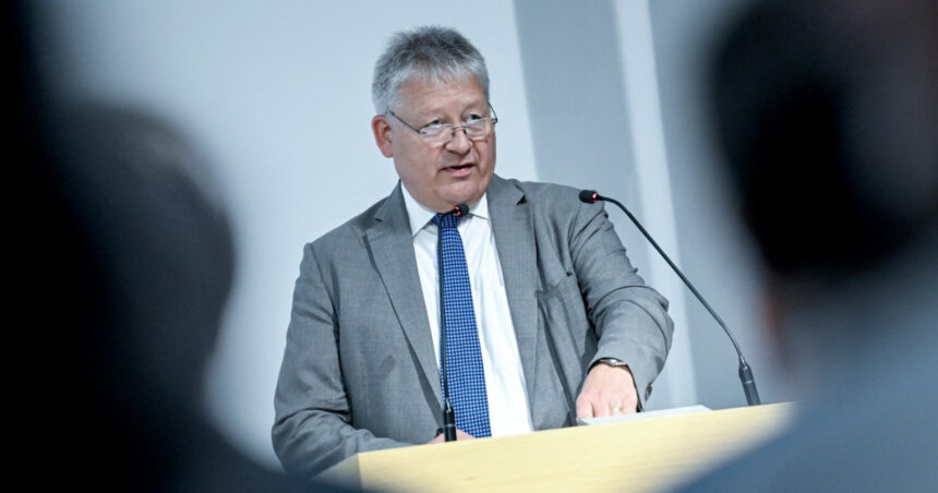 populatia rusa sprijina razboiul si urmeaza linia kremlinului spune seful spionajului german asta ii permite sa manipuleze tara 68494fcb1fb84