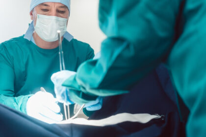 premiera medicala un bolnav de cancer a fost operat de un chirurg de la o distanta de aproape 11 000 km 6854de13c4461