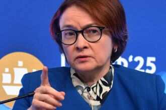 putin cere evitarea recesiunii dar economia rusiei e pe marginea prapastiei avertismentul dur al sefei bancii centrale 6855762019e6c