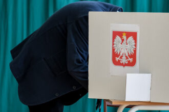 record de prezenta la vot in polonia 7131 dintre polonezii cu drept de vot au mers la urne in turul ii al prezidentialelor 683d5a2168573