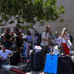 repatriere din israel grecia a evacuat in siguranta peste 100 de cetateni inclusiv romani si americani 68529757ac060