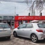 s a prefacut ca aluneca apoi l a lovit si i a furat banii si cheile in zona abator 683f700f0ddca