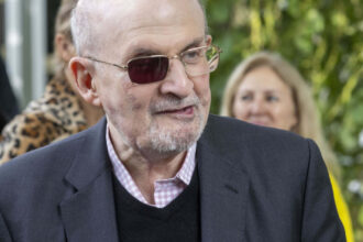 salman rushdie a vorbit despre pericolul ai ce spune despre momentul in care scriitorii vor fi distrusi de inteligenta artificiala 6847495349f5e