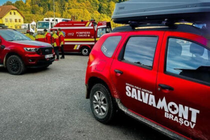 salvamontistii intervin pe un traseu din bucegi ca sa ajute o tanara accidentata la un picior un alt turist e blocat in fagaras 6856dbafdd41e