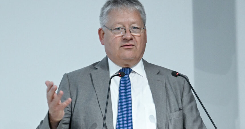 seful serviciului secret german rusia si ar putea trimite omuletii verzi intr o tara nato ucraina nu e decat o etapa 6847f8196550e