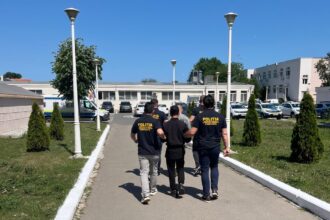 talharie in plina zi in zona garii constanta victima si un politist au imobilizat hotul care a folosit metoda cureaua 6855e465cf3a5