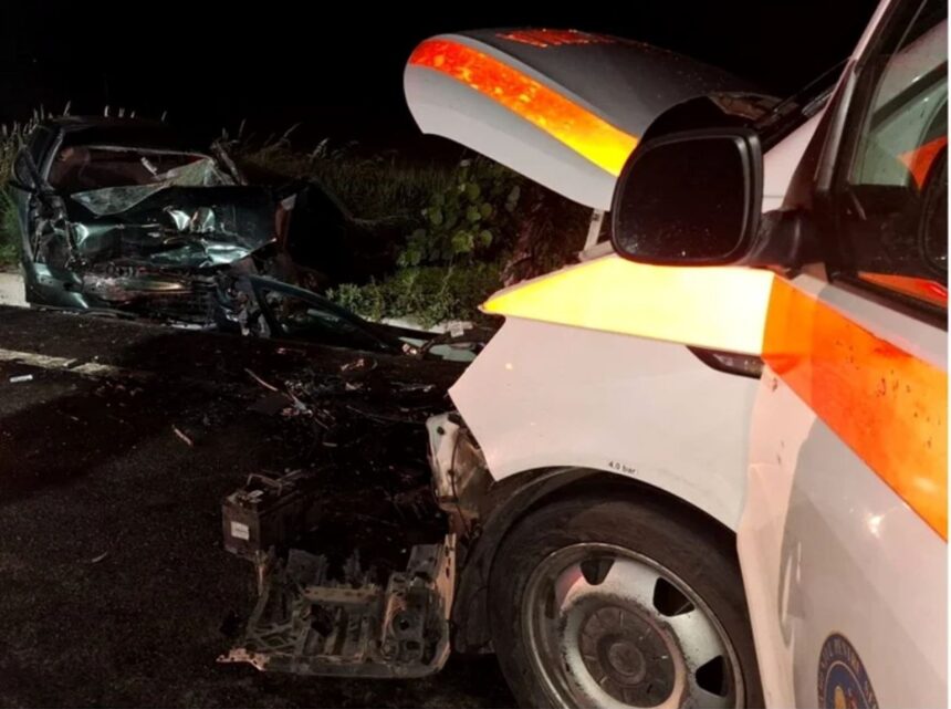 tragedie pe e85 doi tineri au murit dupa ce masina in care se aflau s a ciocnit cu o ambulanta 6854f4e747269