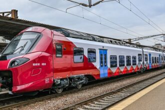 trenurile de pe ruta bucuresti mangalia isi schimba programul dupa 14 iunie ce trebuie sa stie calatorii 6845b2d880e9e