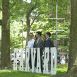 trump suspenda intrarea in statele unite a studentilor internationali care vor sa studieze la harvard reactia universitatii 6841542ad8ab5