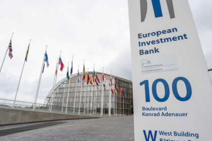 ue majoreaza la 100 de miliarde de euro plafonul pentru banca europeana de investitii reuters 685541aa82dee