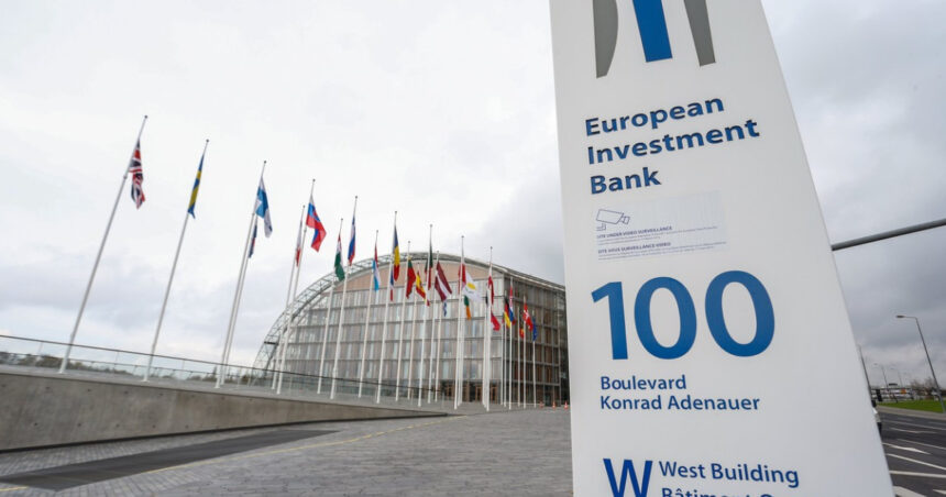 ue majoreaza la 100 de miliarde de euro plafonul pentru banca europeana de investitii reuters 685541aa82dee