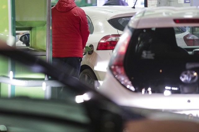 ultima ora majorari de accize la alcool si carburanti carburantii s ar putea scumpi cu 30 de bani l 685e9d63b7d35