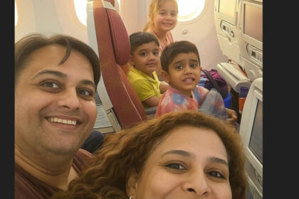 ultimul selfie al unei familii cu 3 copii facut chiar inainte de prabusirea avionului din india planuiau sa se stabileasca in londra 684c2e1434578