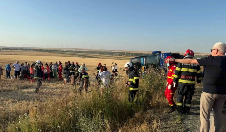 un autocar cu 60 de calatori s a rasturnat la tariverde in judetul constanta plan rosu de interventie activat 685c4f9ec35b3
