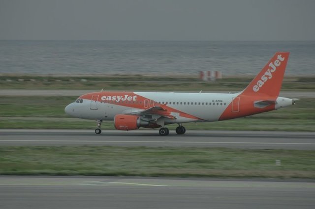 un avion care zbura de la budapesta la lyon a aterizat de urgenta in austria dupa ce in cabina pilotilor a aparut fum 6847c7361e7c9