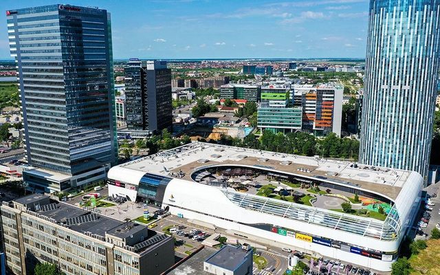 un consortiu de banci imprumuta cel mai mare investitor imobiliar din romania 686261d3cc9b1