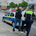 un cunoscut hot care a actionat si in buzau s a apucat sa fure si de la vecini l a dat de gol gletul care a curs din sac 685dbc4189f1a