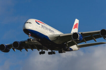 un insotitor de zbor de la british airways a fost gasit dansand complet dezbracat in toaleta in timpul unui zbor spre londra 683e0219de30d
