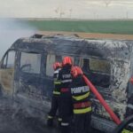 un microbuz a ars in totalitate langa satul baia in urma unui incendiu in microbuz se aflau 20 de pasageri 6860def79eef1