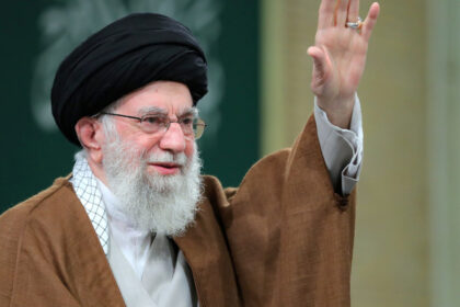 unde se ascund liderul suprem al iranului ayatollahul ali khamenei si familia sa 684fb142e0802