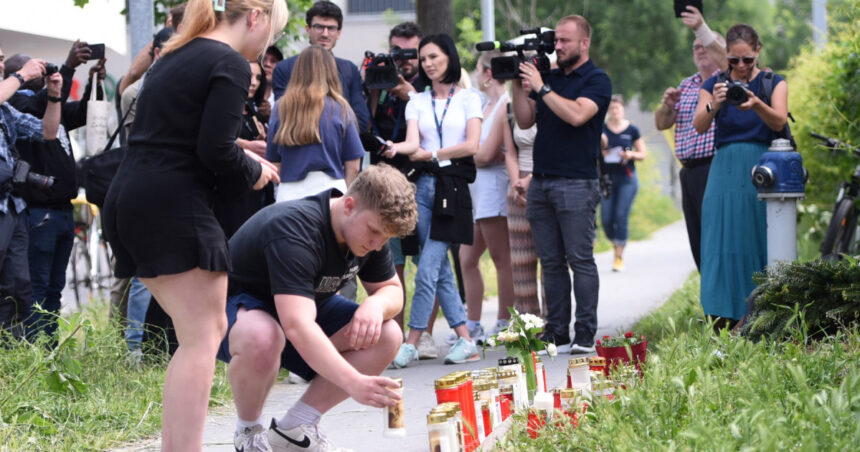 unul dintre cei doi elevi romani raniti in atacul din austria impuscat de patru ori a fost operat de urgenta ce spune mama lui 68499bb4d2a0f