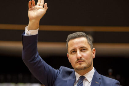 vicepresedintele parlamentului european nicu stefanuta conduce delegatia pe la budapest pride dragostea nu poate fi interzisa 685e94a5eeeab