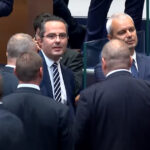 video ciocniri si tensiuni in parlamentul bulgariei din cauza intrarii in zona euro sofia a primit unda verde de la comisia europeana si bce 6841373a4ea14