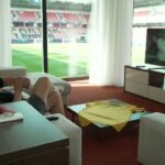 video exclusiv corespondenta din slovacia cel mai norocos suporter al romaniei u21 camera lui de hotel are vedere directa la stadion 6849cff280d9d