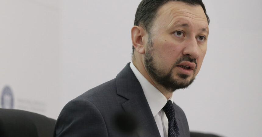 video fechet spune ca trebuie regandit modul gestionarii apelor pluviale daca mai ploua o ora probabil ca intreg bucurestiul era sub ape 684903e2a73ef