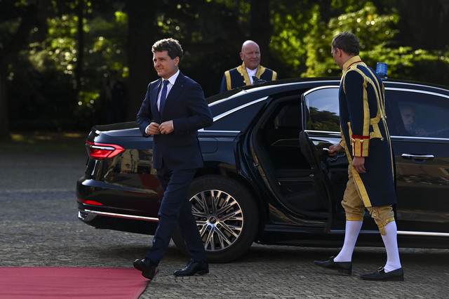video nicusor dan in spatele lui trump la summit ul nato 685b0daa61d85