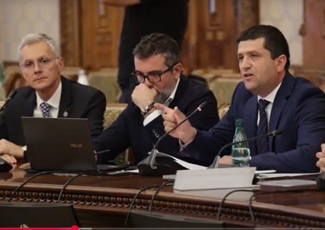 video noul ministru al digitalizarii sunt angajati care au computere de 3 000 de euro pentru a trimite e mail uri unele institutii cumpara de doua ori mai multe licente decat folosesc 68596bccd9820