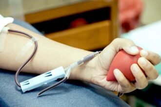 video politistii constanteni au donat sange pentru semenii in suferinta dincolo de uniforma suntem oameni iar oamenii salveaza oameni 684d3cb83dbf7