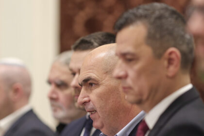 video sedinte decisive pentru formarea guvernului bolojan liderii coalitiei s au intalnit din nou duminica dimineata la negocieri 6857e298455ff