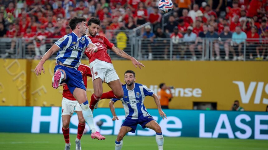 video un 4 4 spectaculos dar inutil la fifa club world cup ambele echipe out din competitie 685a477a6f9f7