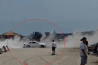 video un sofer care a intrat cu masina pe plaja din constanta si a facut drifturi s a ales cu amenzi de zeci de mii de lei 684d178037cdd