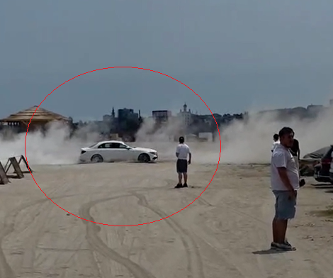 video un sofer care a intrat cu masina pe plaja din constanta si a facut drifturi s a ales cu amenzi de zeci de mii de lei 684d178037cdd