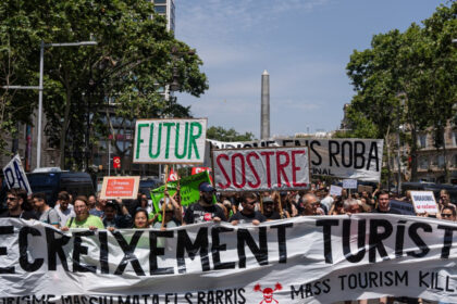 video vacantele voastre nenorocirea noastra revolte anti turism in barcelona si sudul europei 684f0c526d737