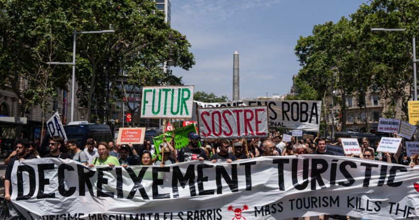 video vacantele voastre nenorocirea noastra revolte anti turism in barcelona si sudul europei 684f0c526d737