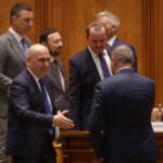 videofoto bolojan la votul noului guvern cer scuze cetatenilor pentru situatia in care am adus romania fara populism fara improvizatie fara privilegii daca ne mai imprumutam doar pentru ch 68596bd54d393