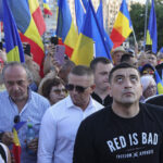 videofoto cateva sute de persoane si george simion au protestat in piata victoriei impotriva austeritatii manifestatii aur si in alte orase 6858587f21dce