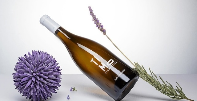 vinul zilei un alb spectaculos desemnat cel mai vandut vin alb de import la unvinpezi ro note de flori albe si citrice accente de vegetatie mediteraneana si un final condimentat 6847cd1289564
