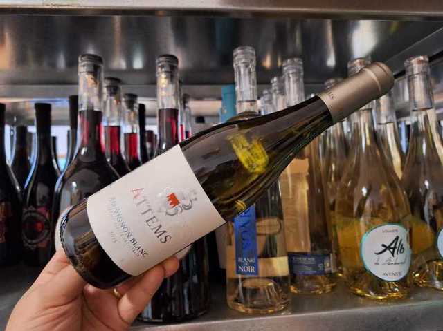 vinul zilei un sauvignon blanc de la o crama din italia al carui nume este sinonim cu excelenta in domeniul vinurilor note olfactive de mere verzi ardei gras si agrise completate pe palat de citr 685ce42412794