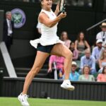 a fost o nebunie sabalenka recunoscatoare de ce face o reverenta in fata publicului de la wimbledon dupa meciul cu emma raducanu 6868ee142c668
