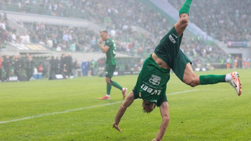 a fugit din cantonament si a semnat in superliga pentru a lupta la titlu 800 000 200 000 de euro 686d2f9e26c78
