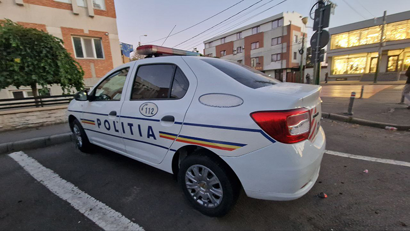 accident incredibil la navodari un scuter s a lovit de o autospeciala de politie iata ce s a intamplat 686a2e1fe2357