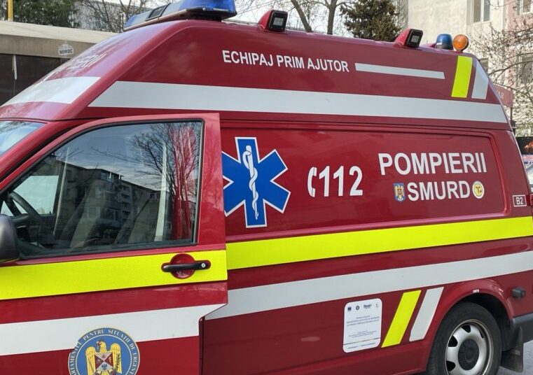 accident intre un microbuz si un autoturism pe bulevardul i c bratianu in fata sediului politiei rutiere 6868128835fda