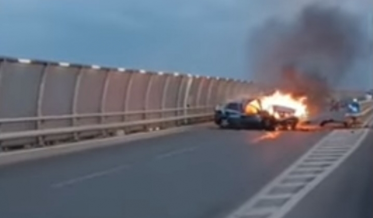 accident rutier pe o strada din constanta un sofer baut a intrat cu masina in parapet autoturismul a luat foc 6878d3e3806fa