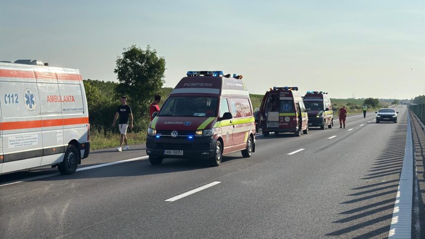 accident teribil pe a2 autostrada soarelui sensul medgidia spre constanta sunt 10 persoane implicate a fost chemata autospeciala pentru victime multiple 688702ddd9ba2